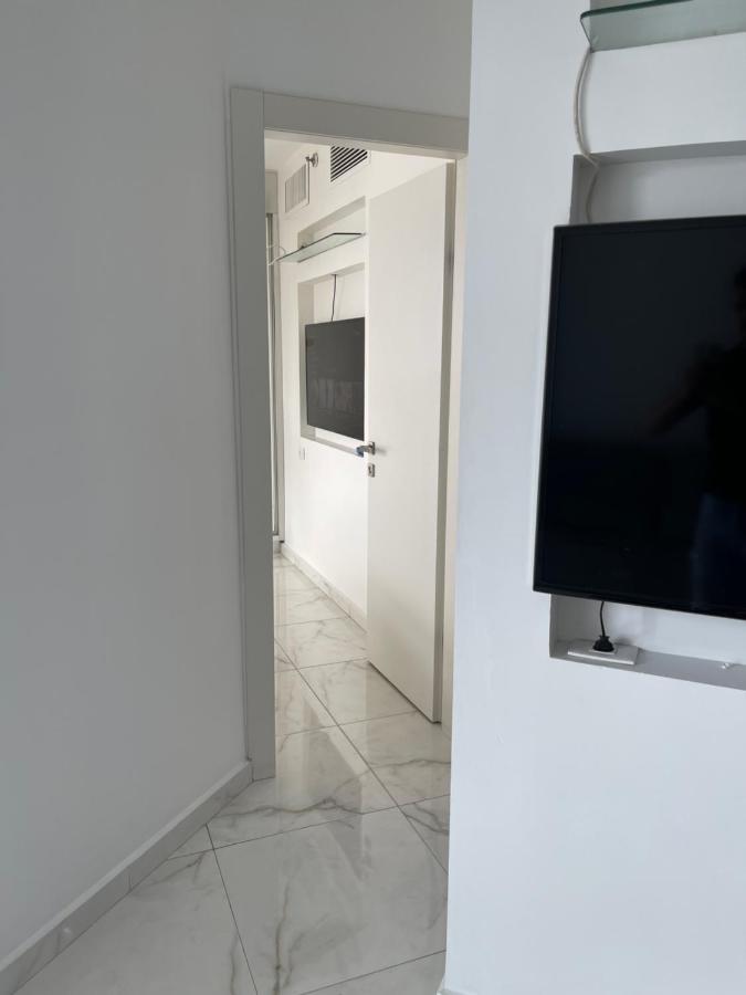 Amazing Suite On The Sea-סוויטה מדהימה על הים Bat Yam Exterior foto